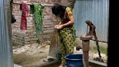 शादीशुदा महिला की चूत उसके ही घर में जाकर मारी
